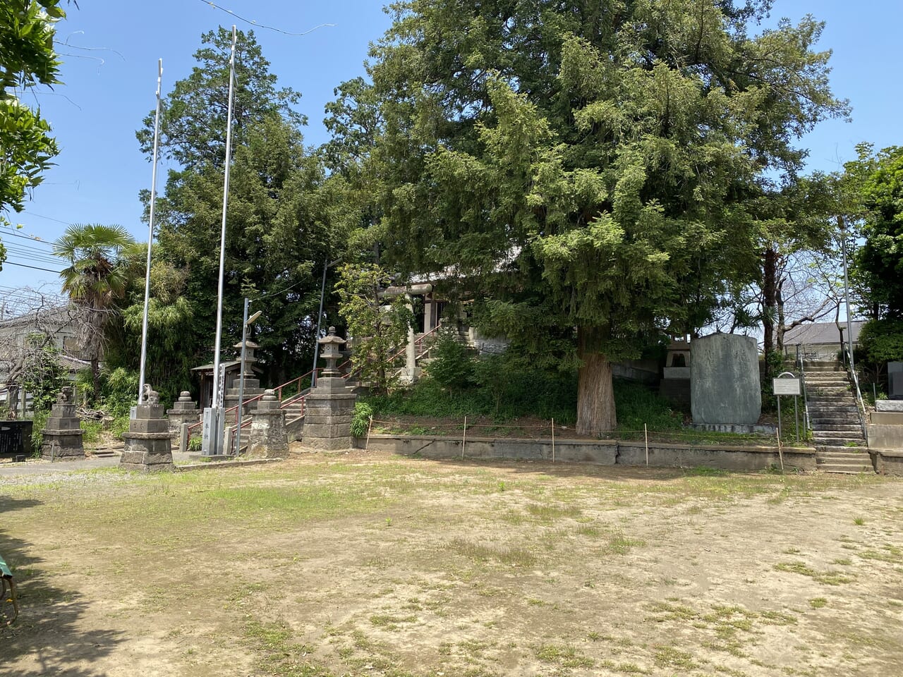 浅間神社は古墳の上に建てられている