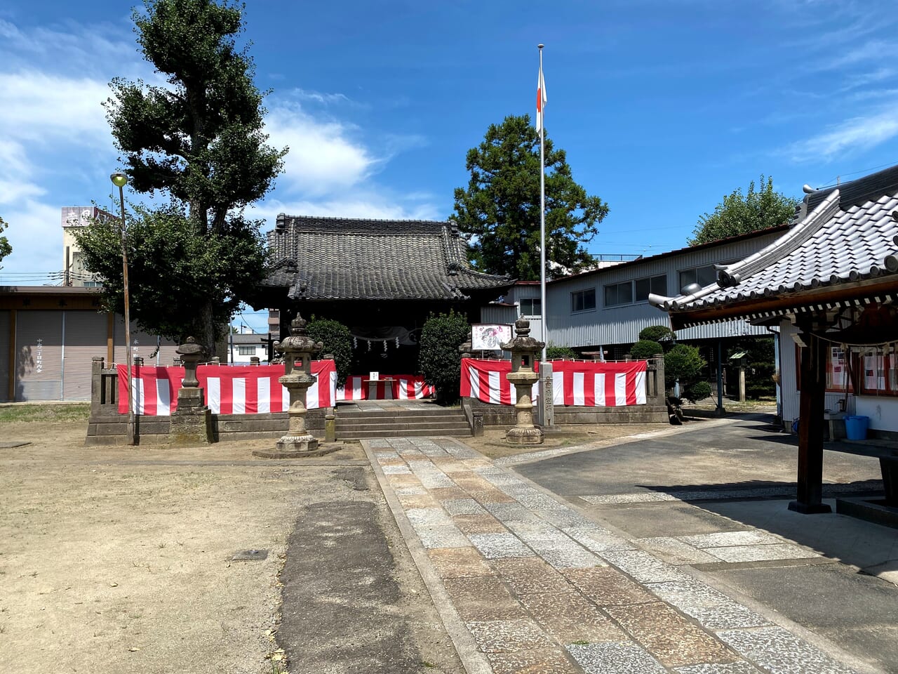 千方神社の本殿