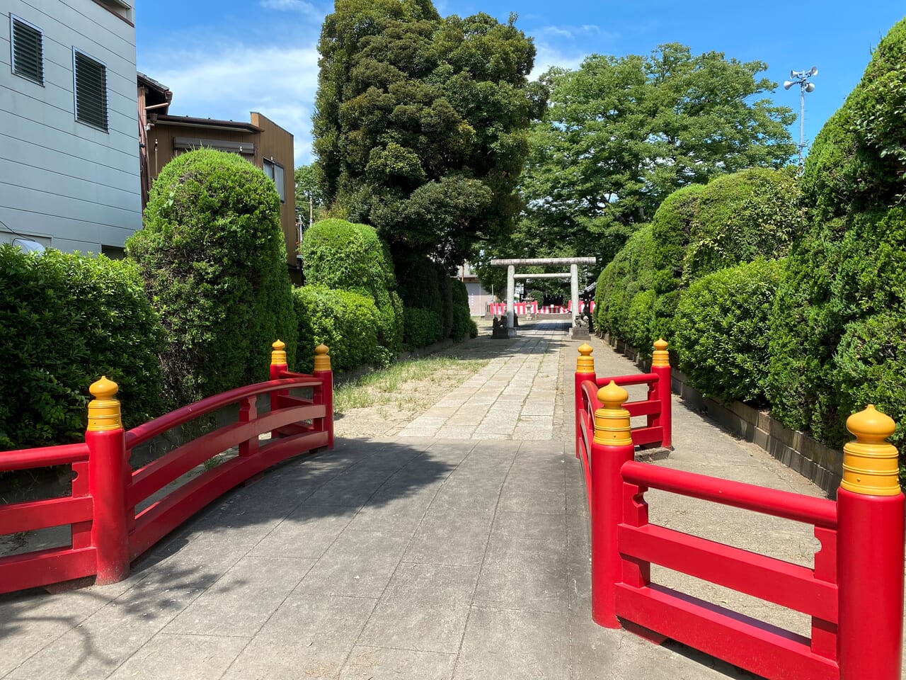 千方神社の参道