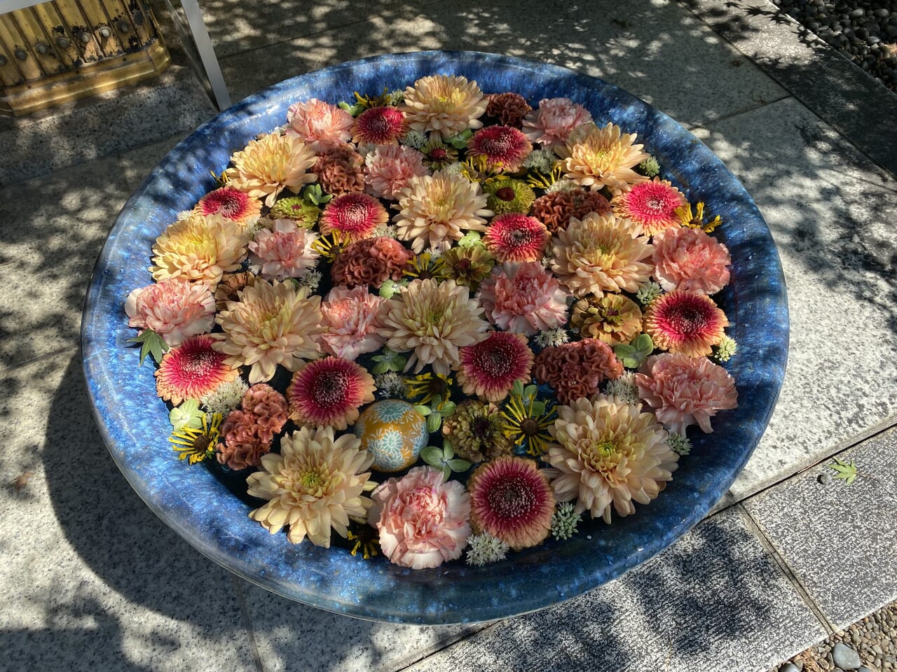 八幡神社の花手水