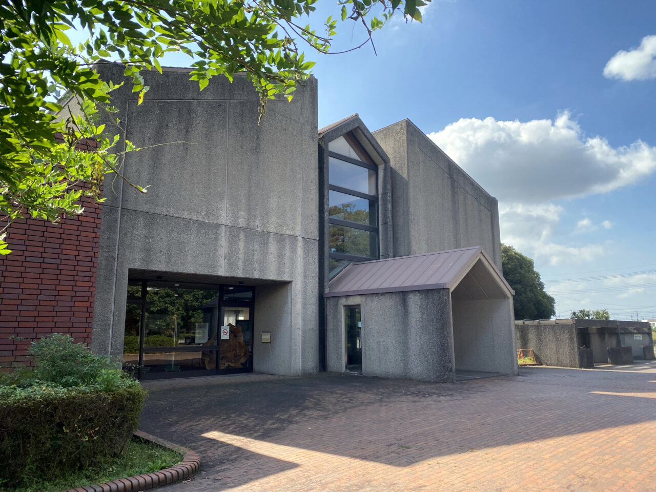 羽生市立図書館・郷土資料館