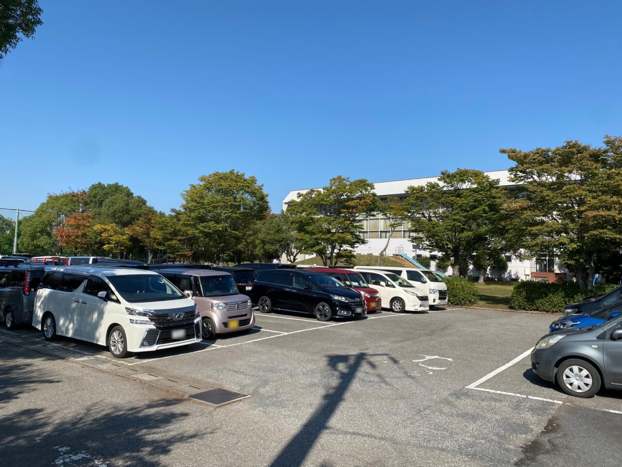 大利根運動公園南側駐車場