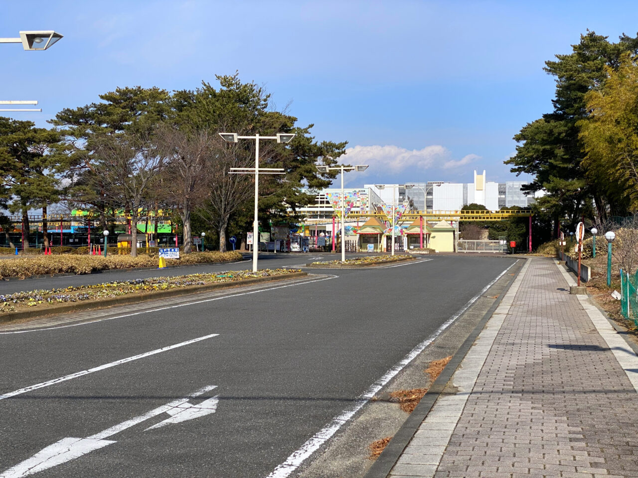 むさしの村正面通り