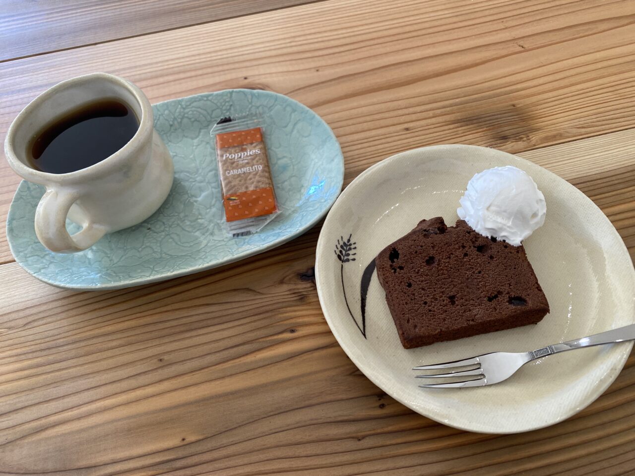 発達障害カフェhananokaのコーヒーとのぞみ園のパウンドケーキ