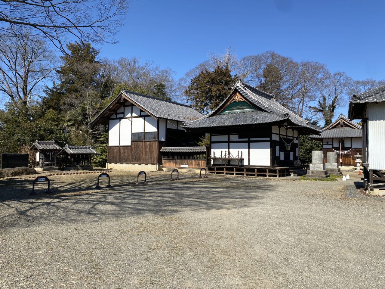 小松神社境内