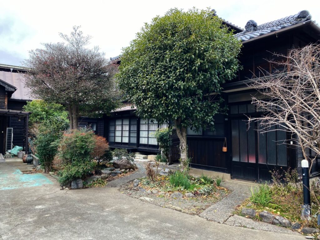 牧禎舎母屋