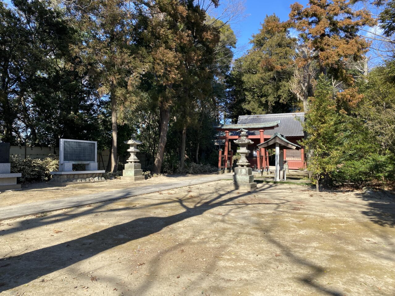 御室社の境内