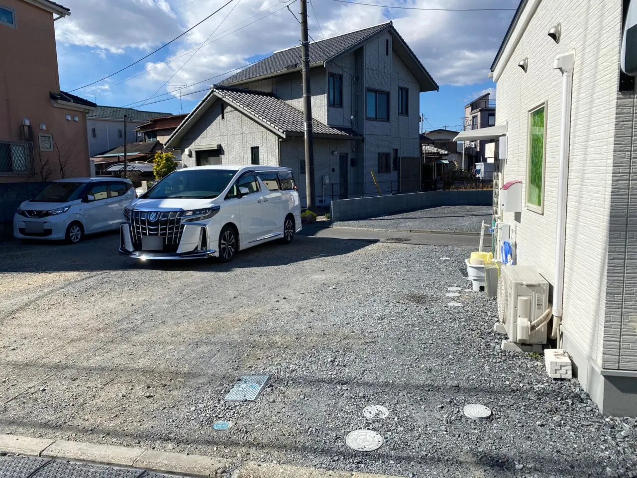 おむすび山光の駐車場は店舗の隣