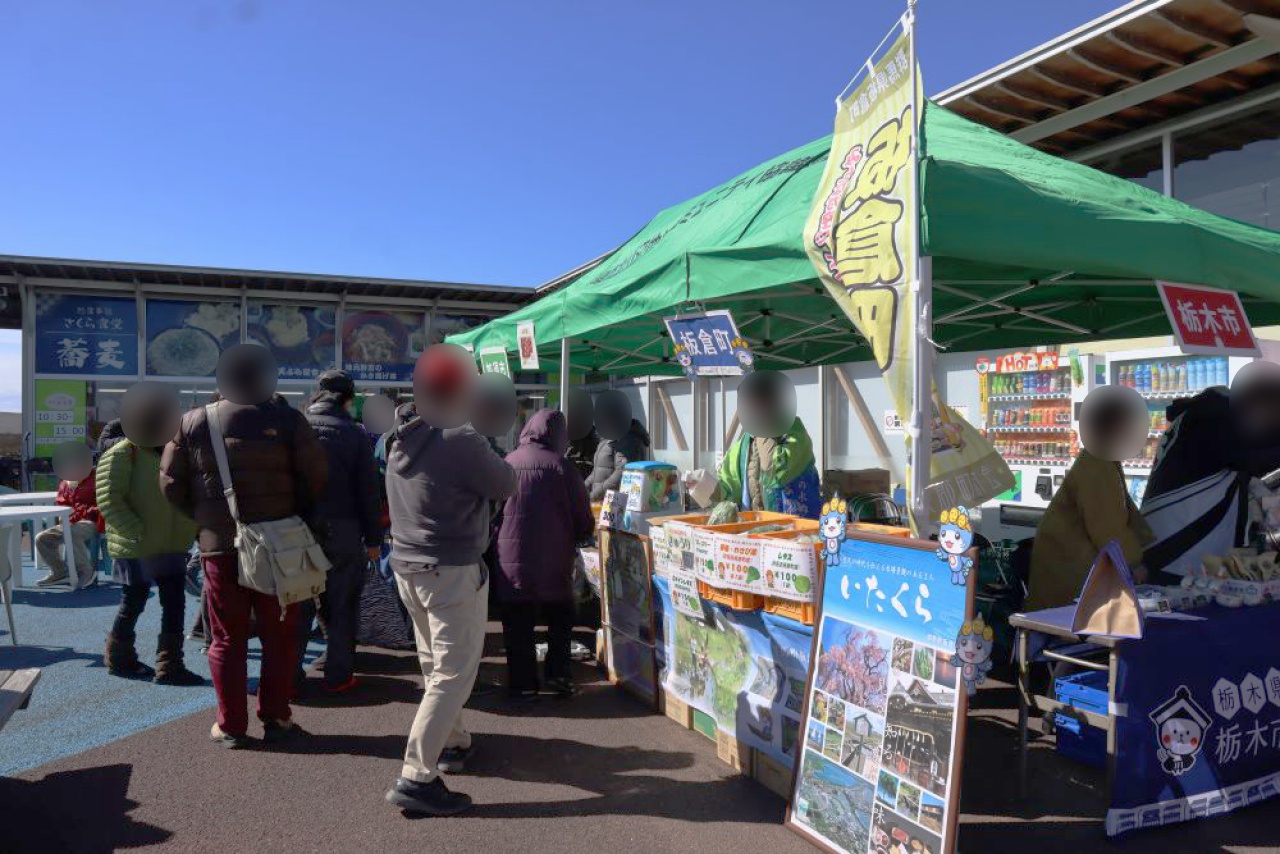 前回の三県境フェアの風景（物産販売）