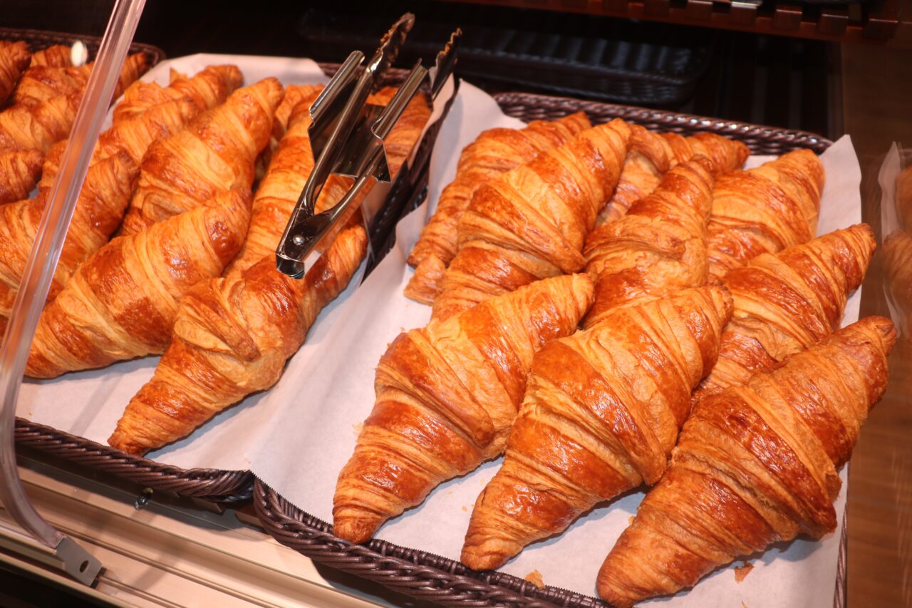 店内で毎日焼き上げるクロワッサン