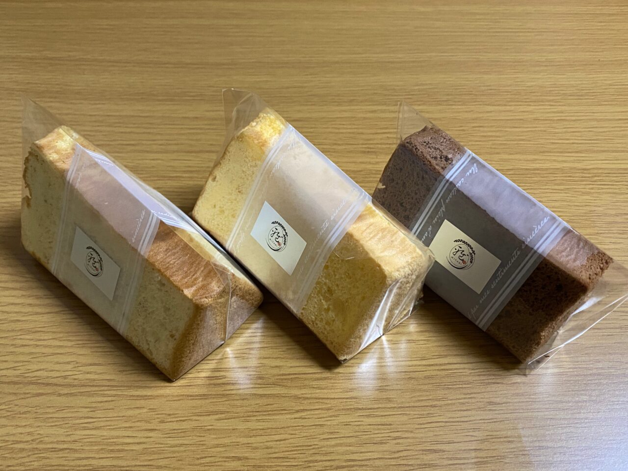 雅のシフォンケーキ（プレーンとバナナとチョコレート）
