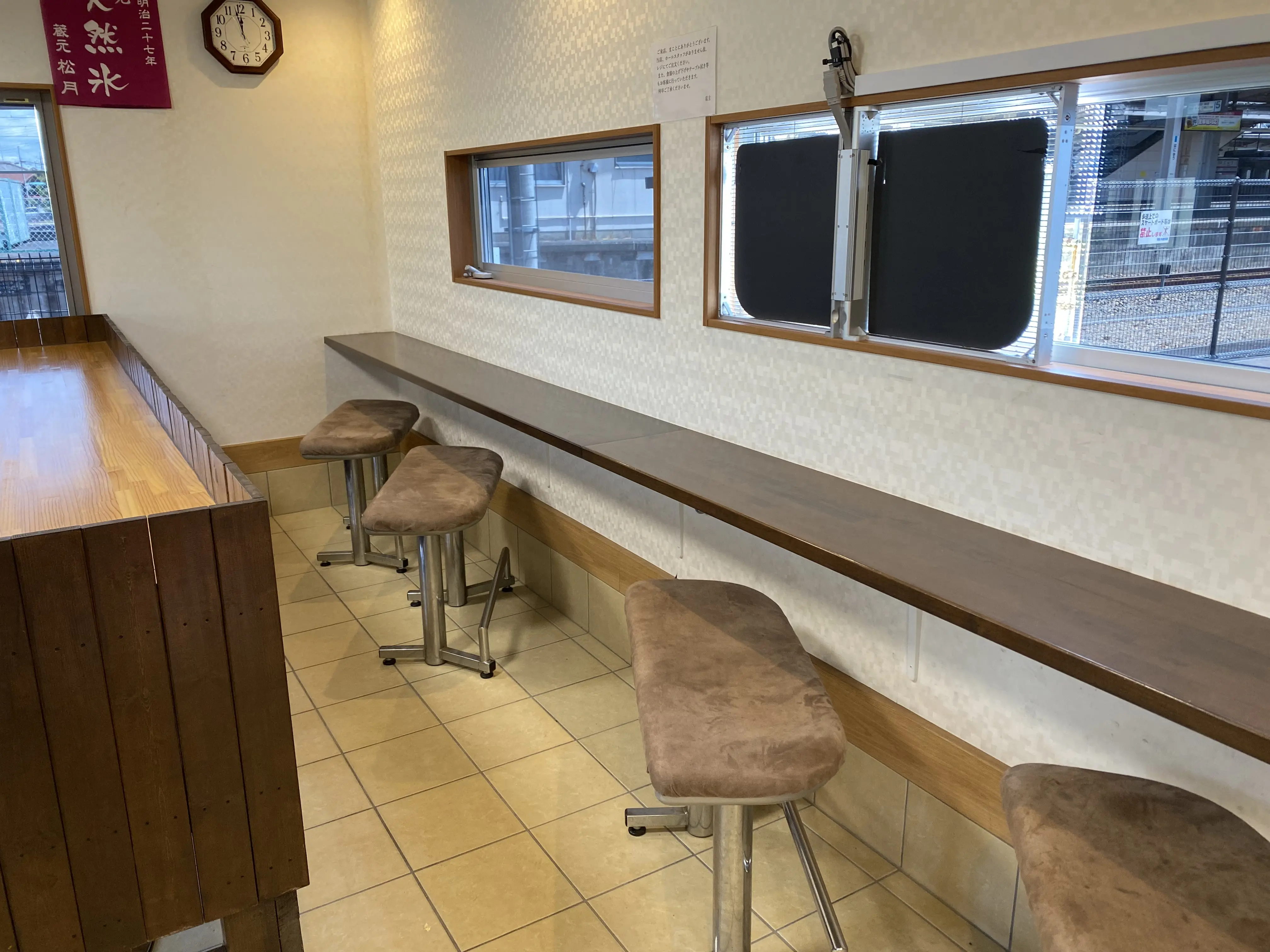 もっちり庵の店内（カウンター席）