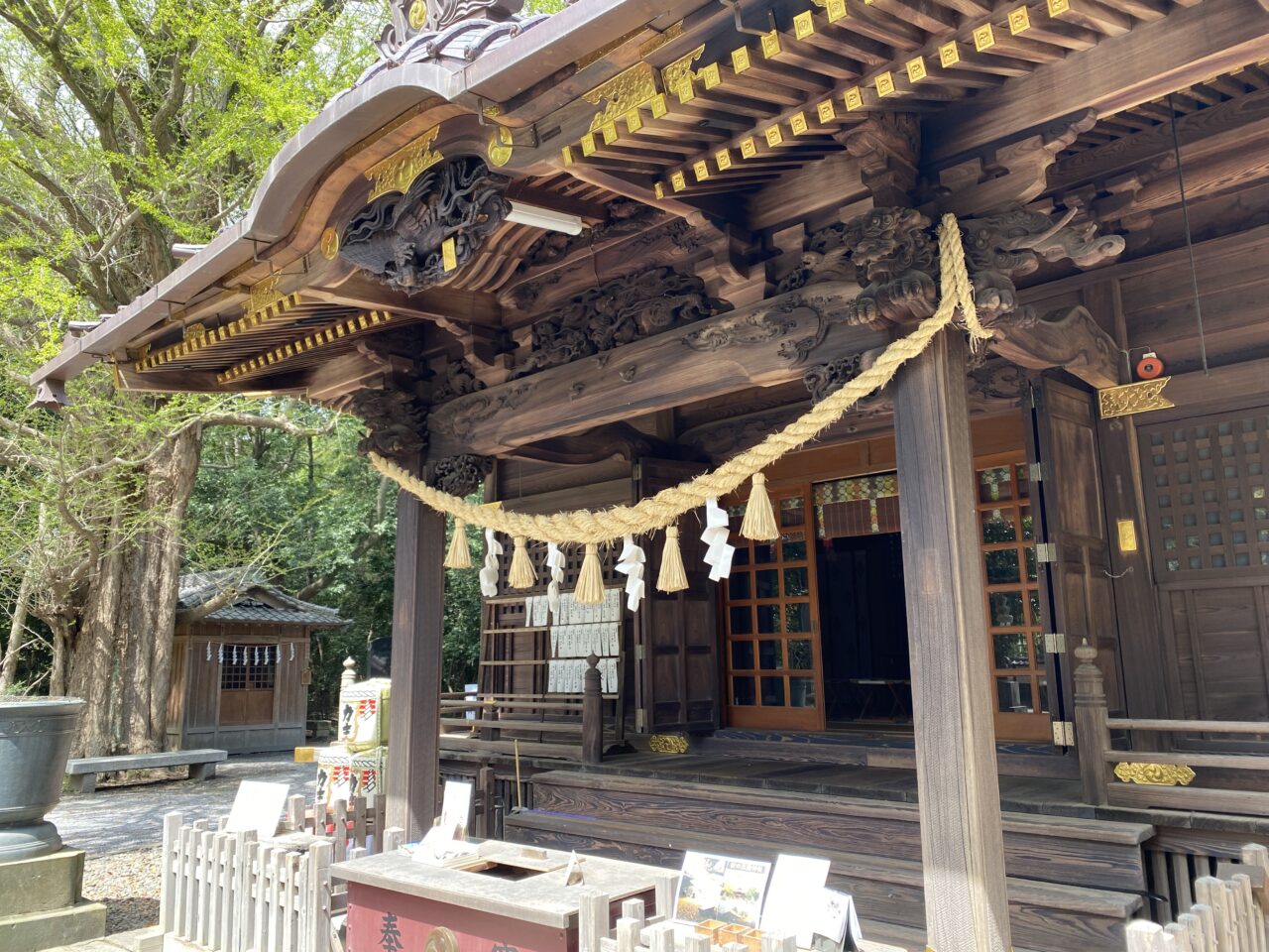 玉敷神社拝殿