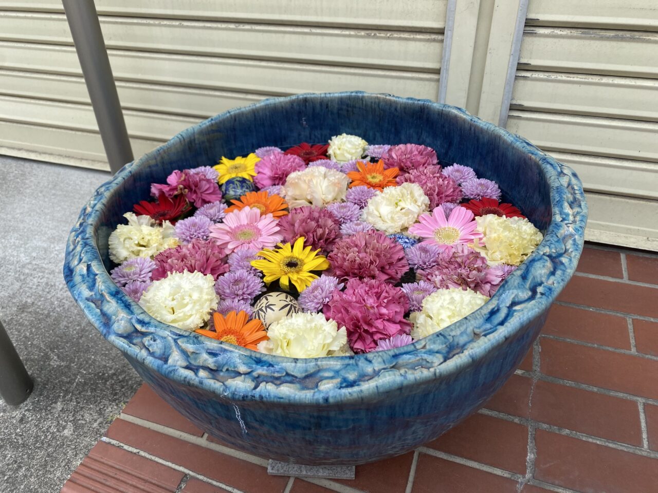 シフォンの花手水
