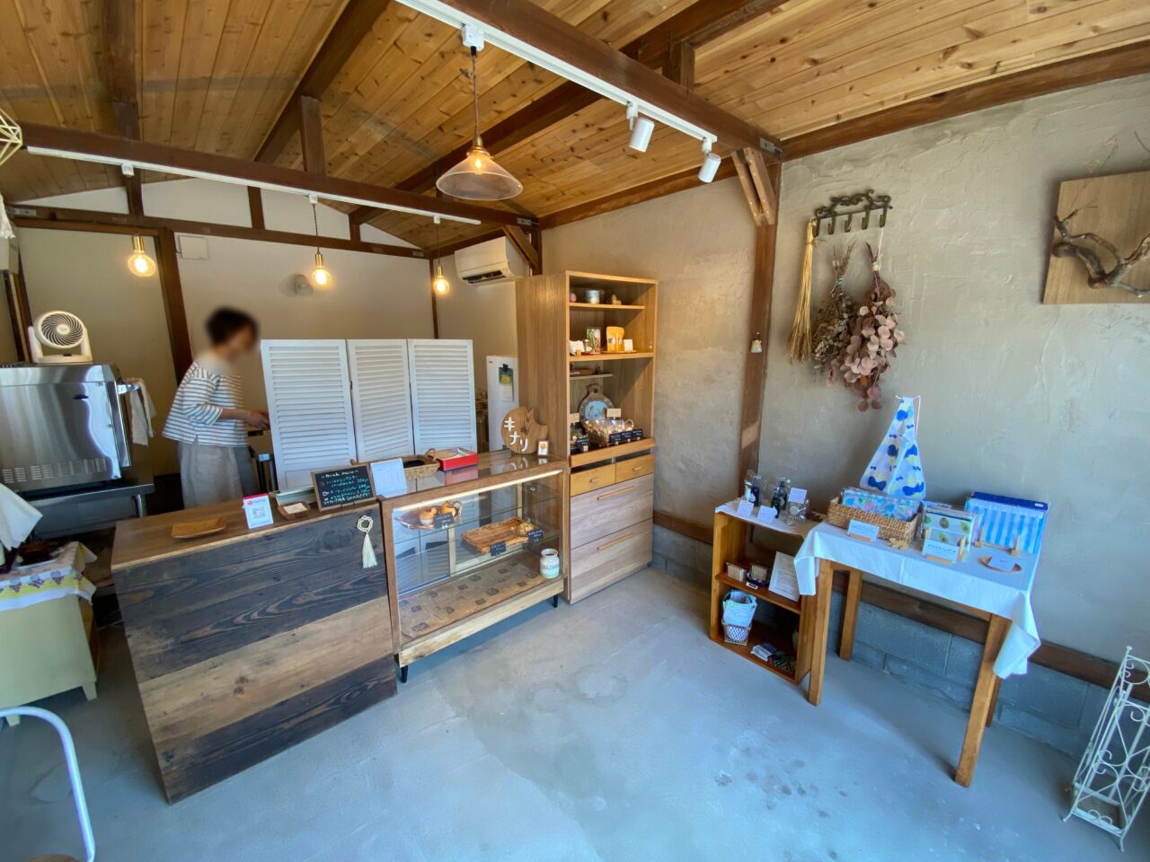 キナリの店内