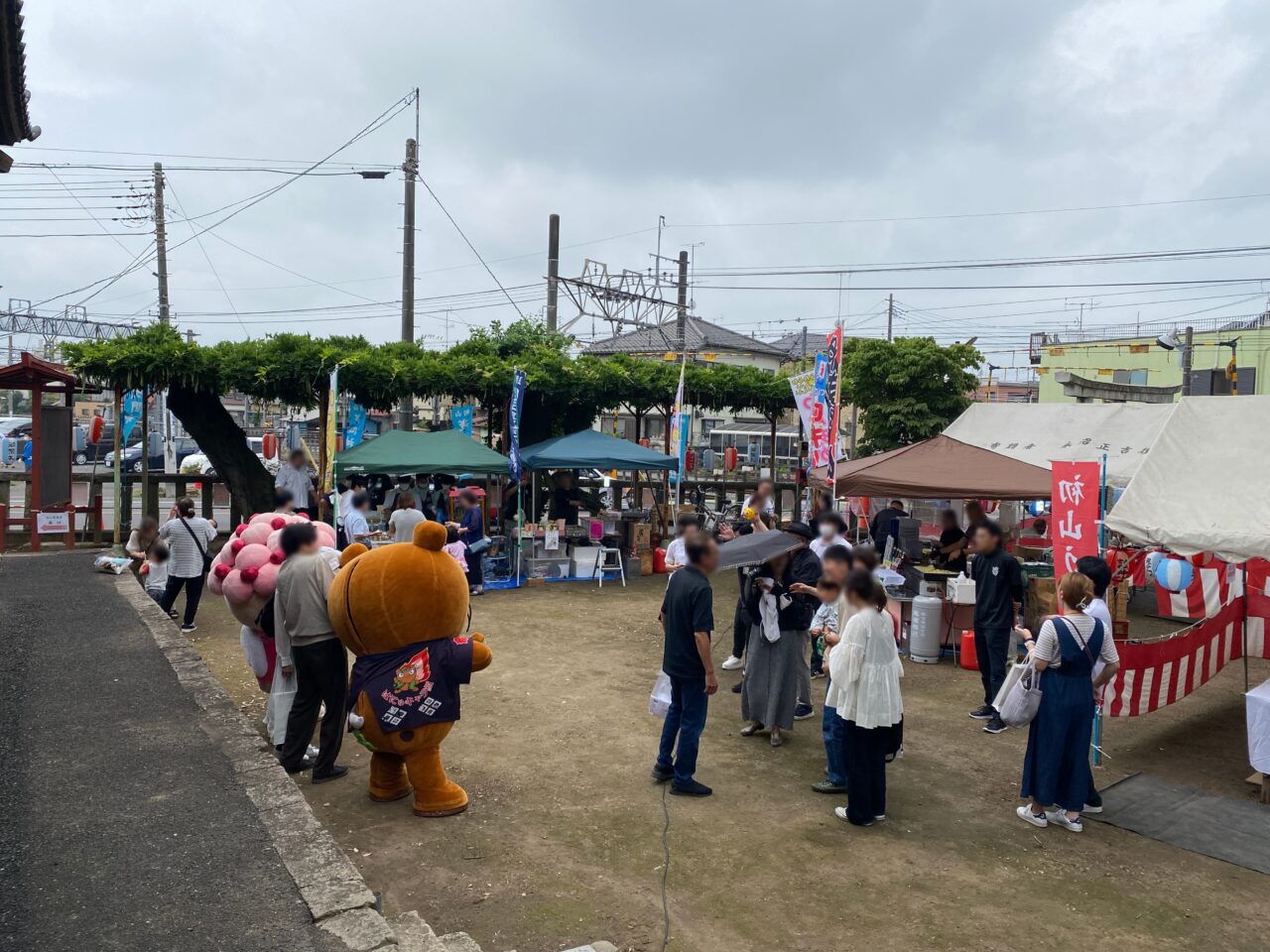 初山祭に登場したムジナもんといがまんちゃん