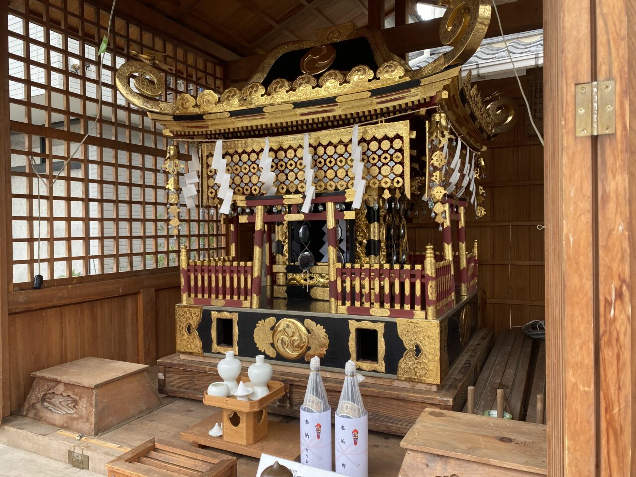 御仮屋の神輿
