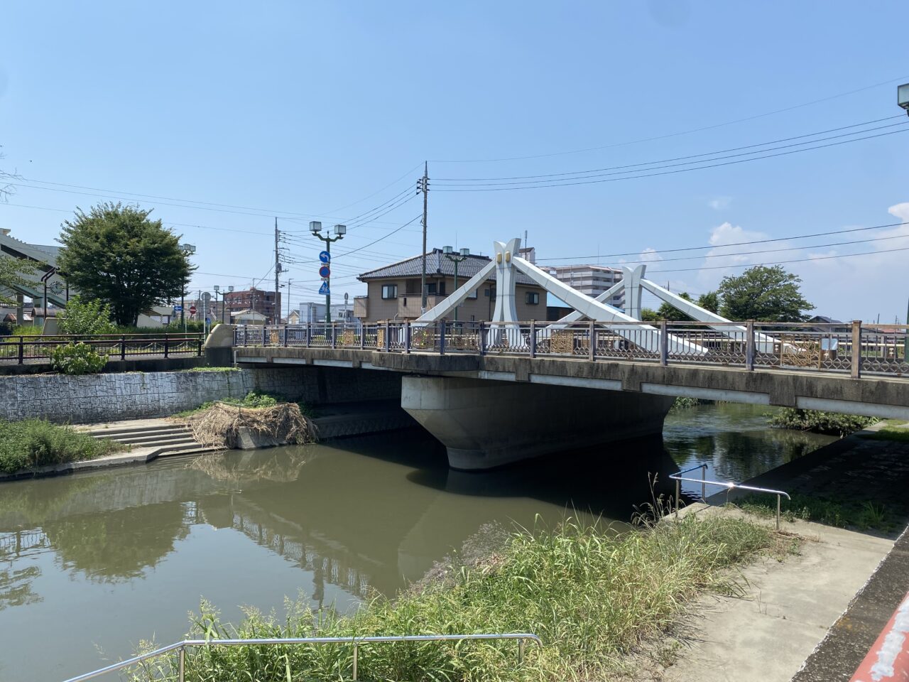忍川と翔栄橋