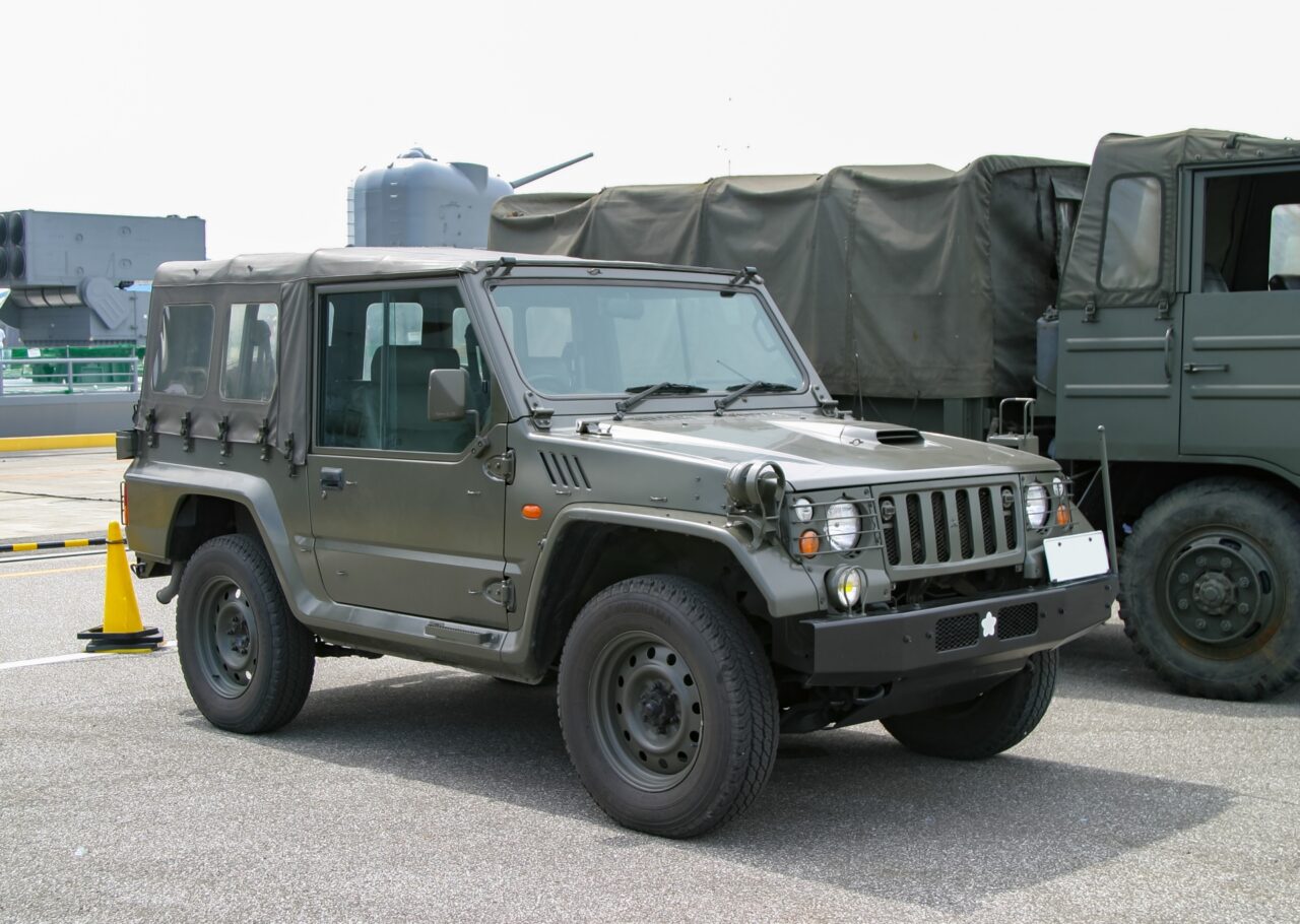 自衛隊車両