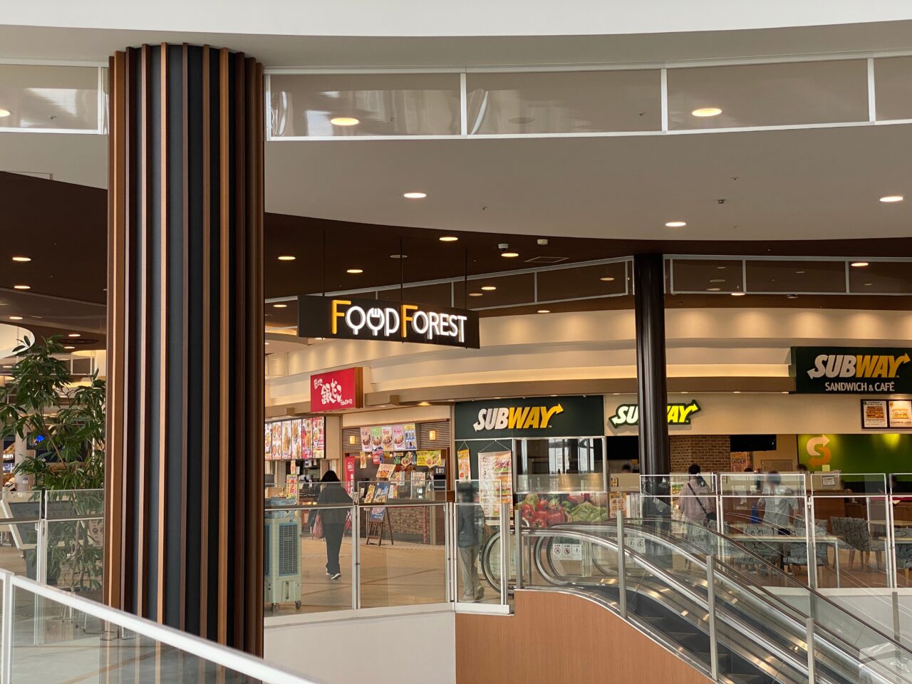 イオンモール羽生のフードコート「フードフォレスト」