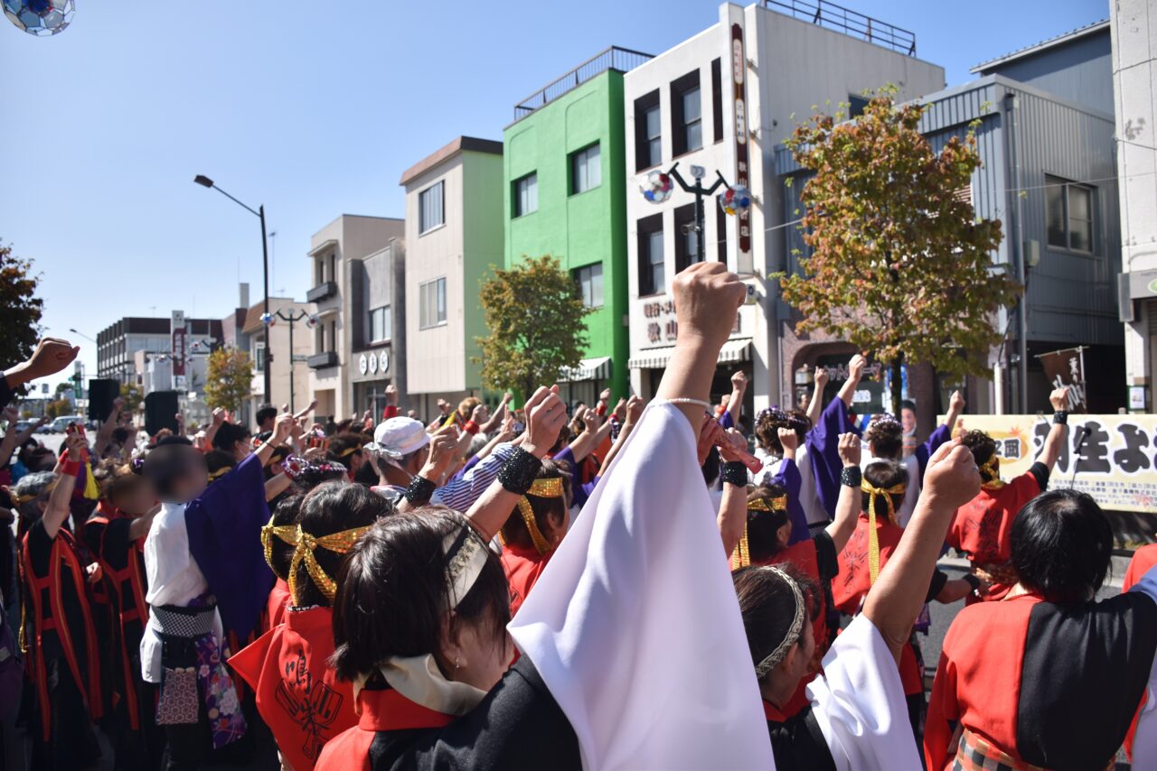 盛り上がるよさこい祭り
