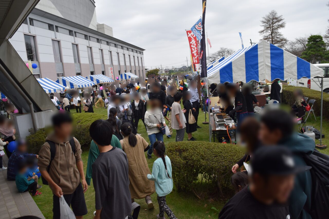 加須で前回開催されたヒューマンフェスティバル北埼玉の会場風景