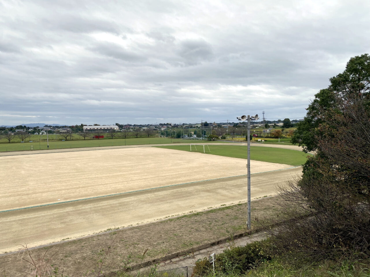 加須市民運動公園の陸上競技場（メイン会場）