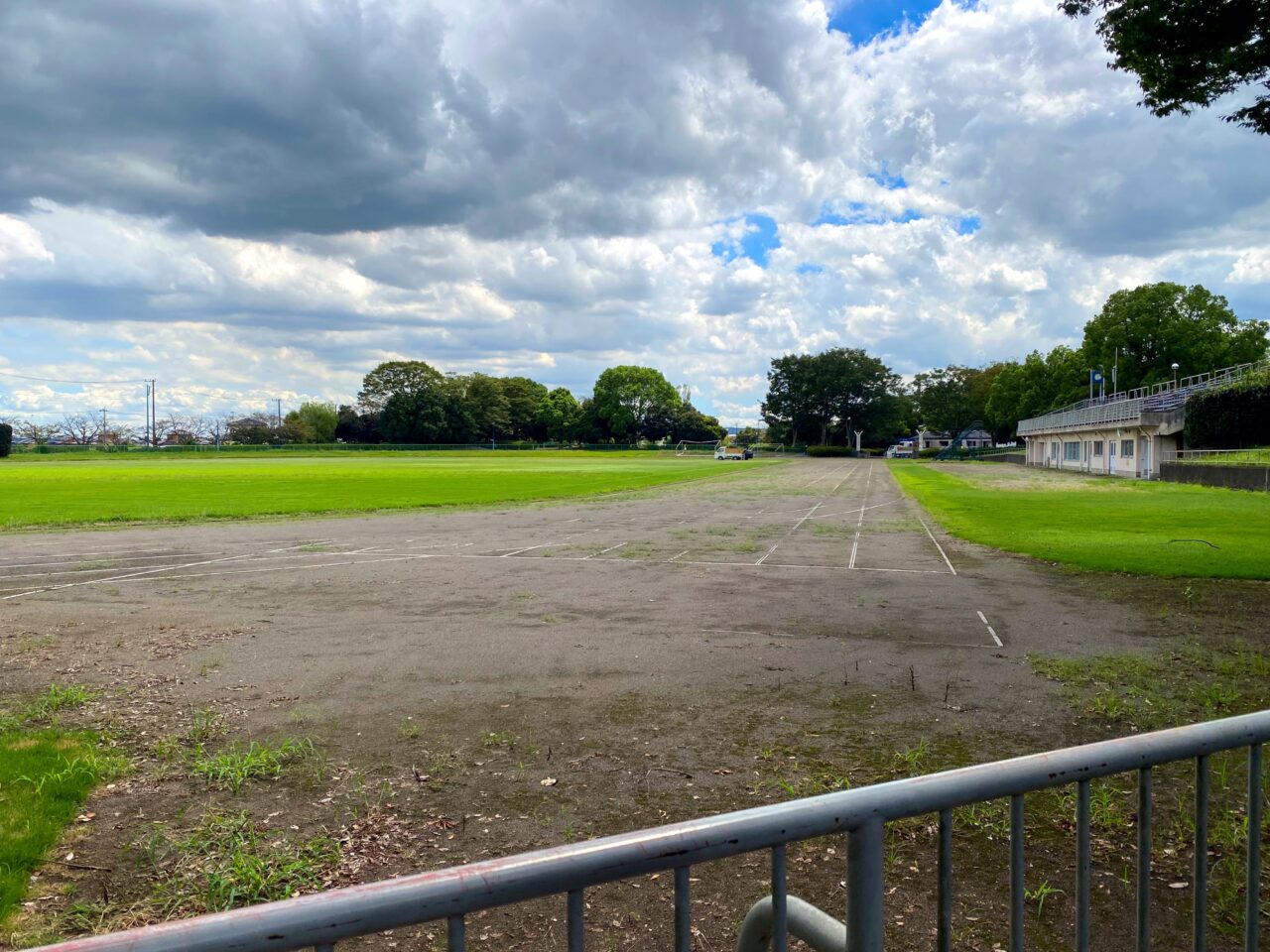 羽生中央公園陸上競技場
