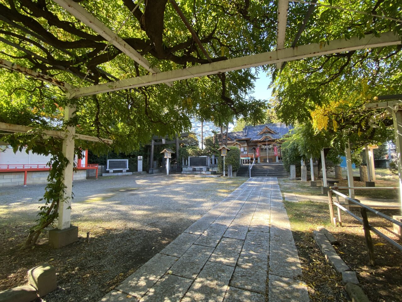 久伊豆神社境内