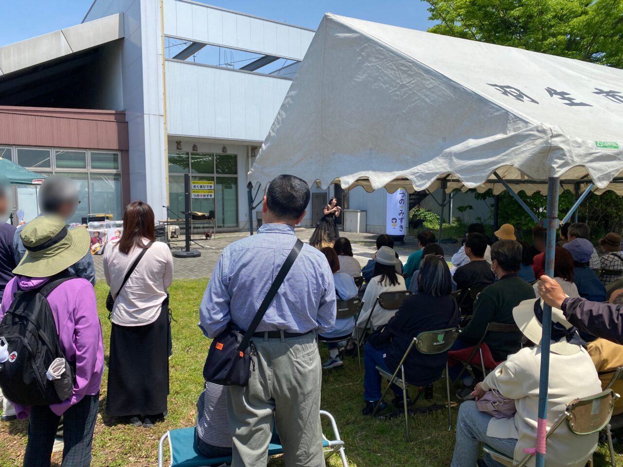 5月に開催した道の駅はにゅうのイベント風景（ステージライブ）