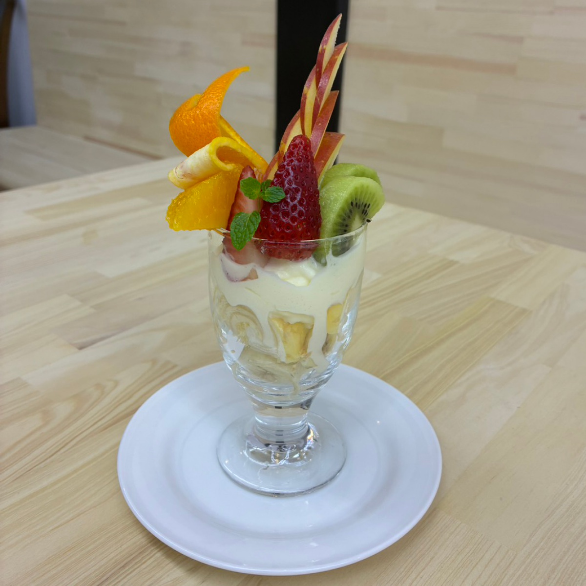 てんとう虫。直伝のフルーツパフェ