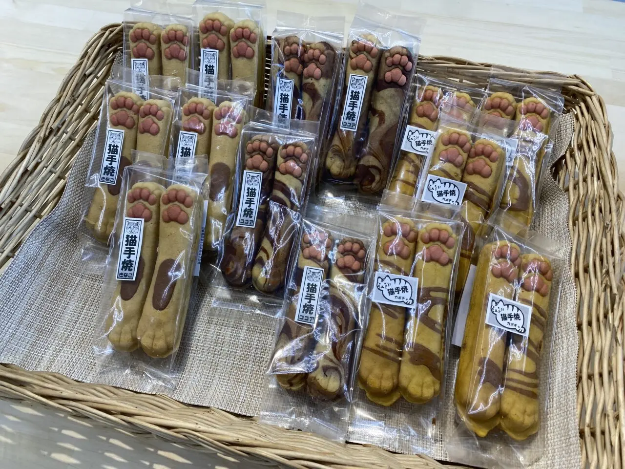 わたや限定の猫手焼も販売している