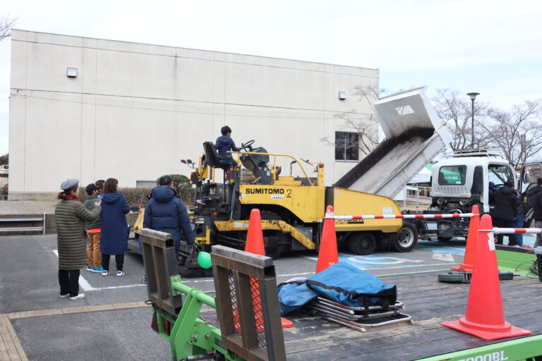 ダンプの操作体験