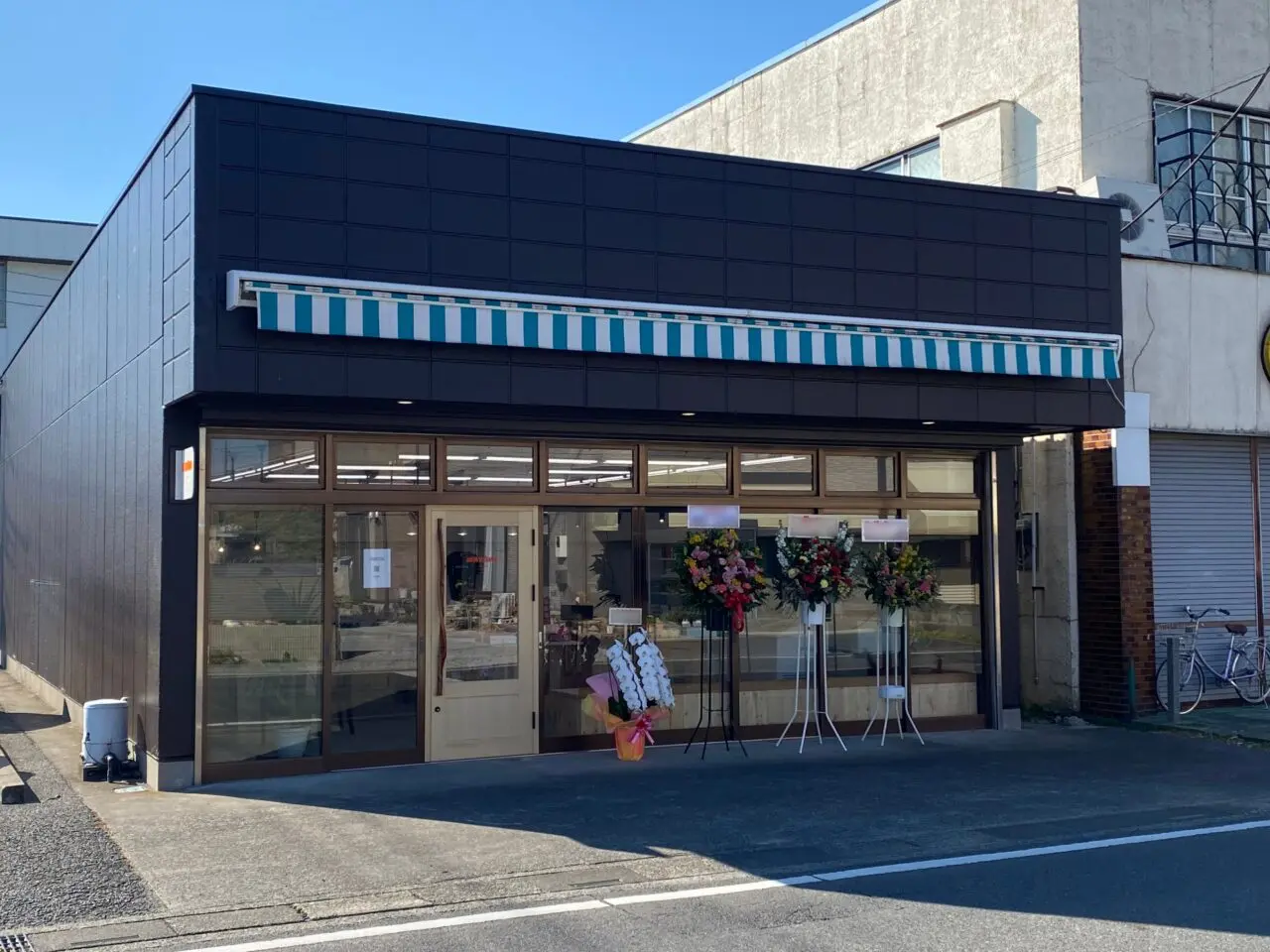 リニューアルしたわたや青果店店舗