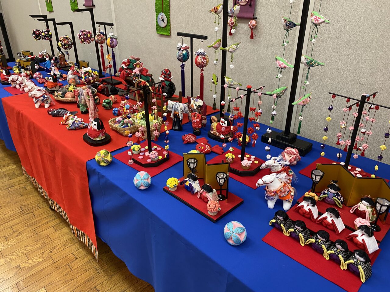 「つるし飾り展」で展示されている作品