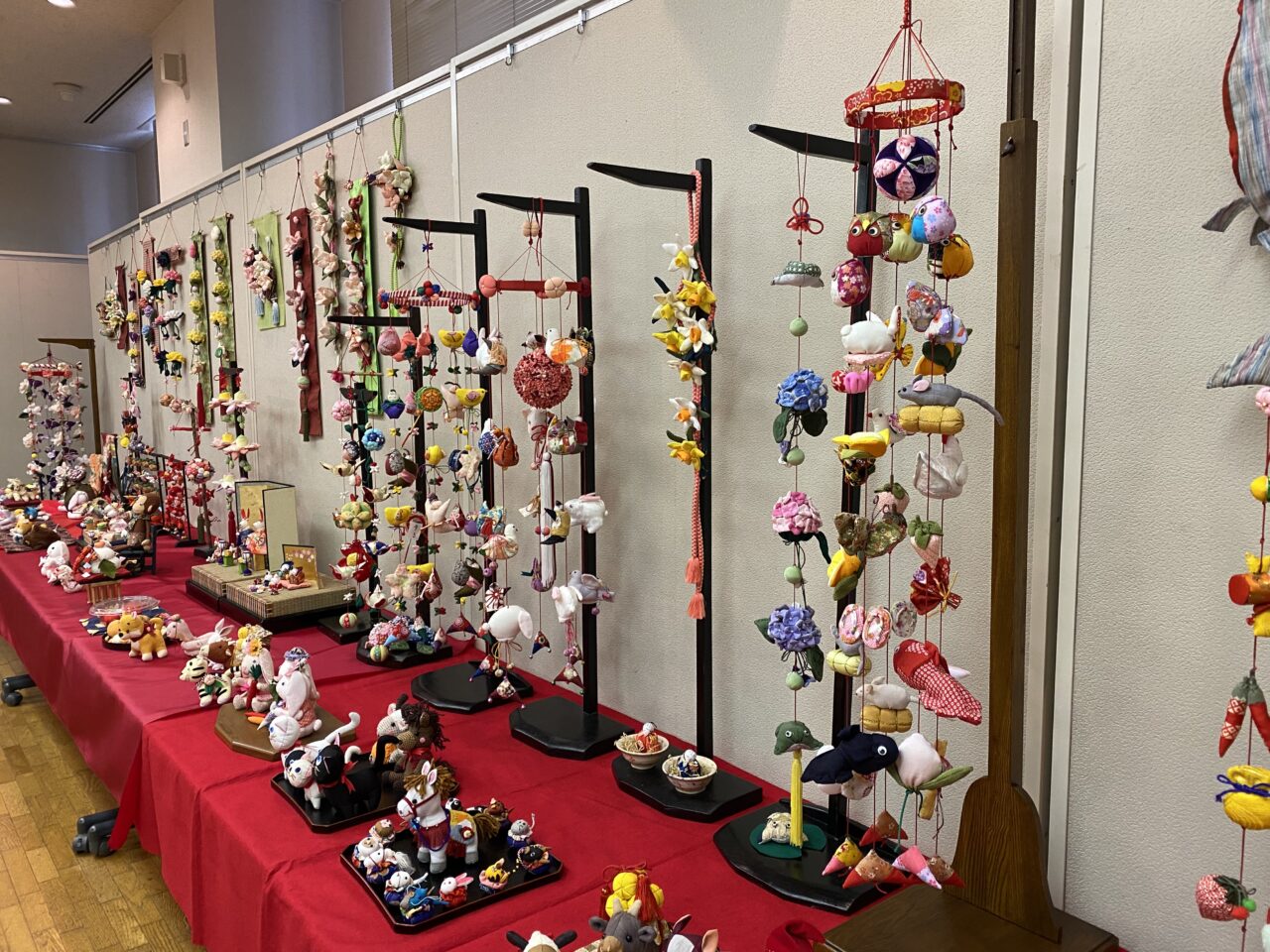 「つるし飾り展」で展示されている作品