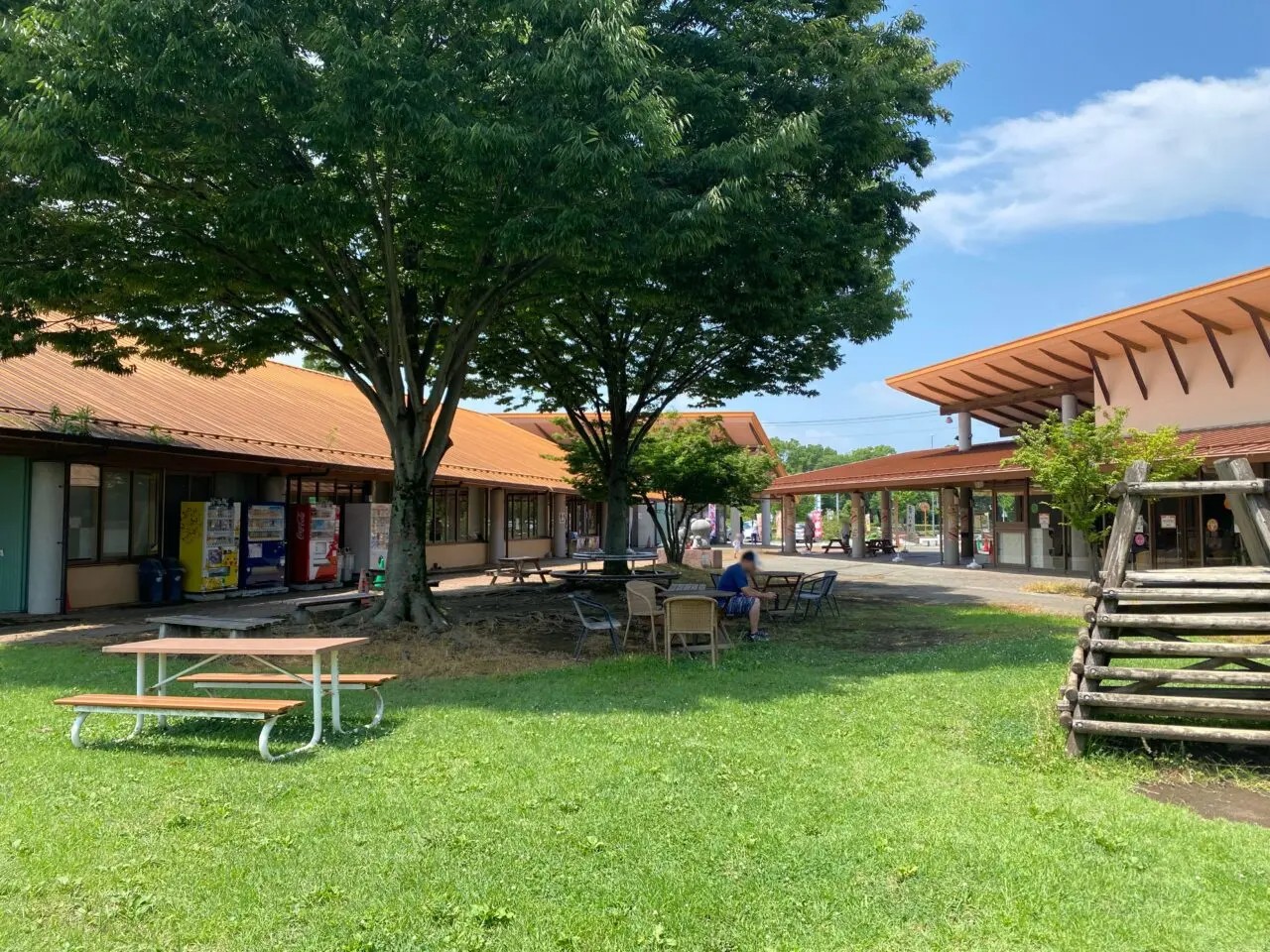 キヤッセ羽生の芝生広場