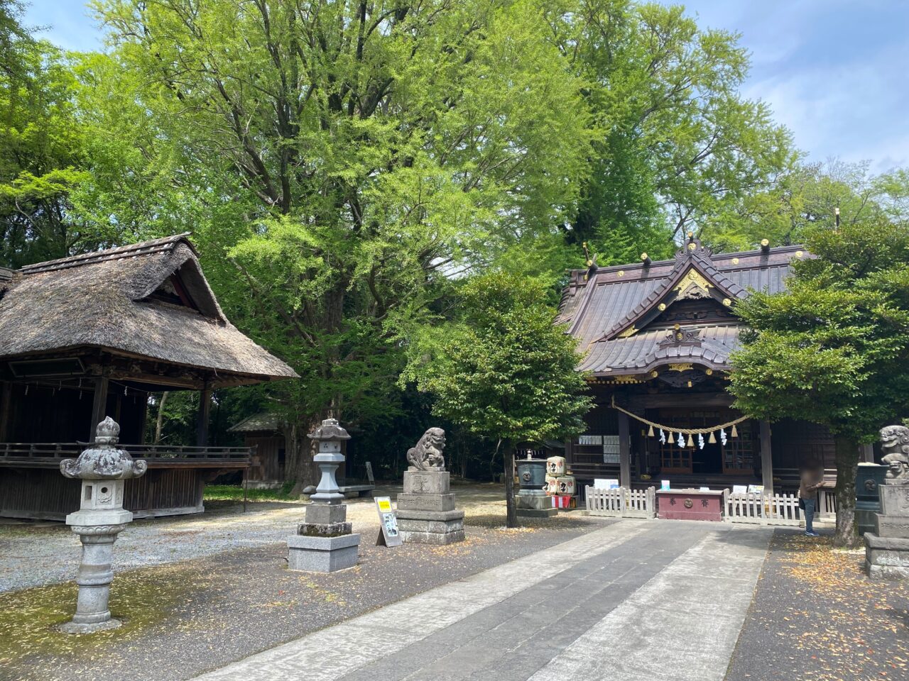玉敷神社境内