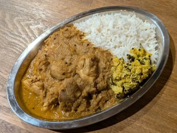 タットゥカダ「ケララチキンカレー」