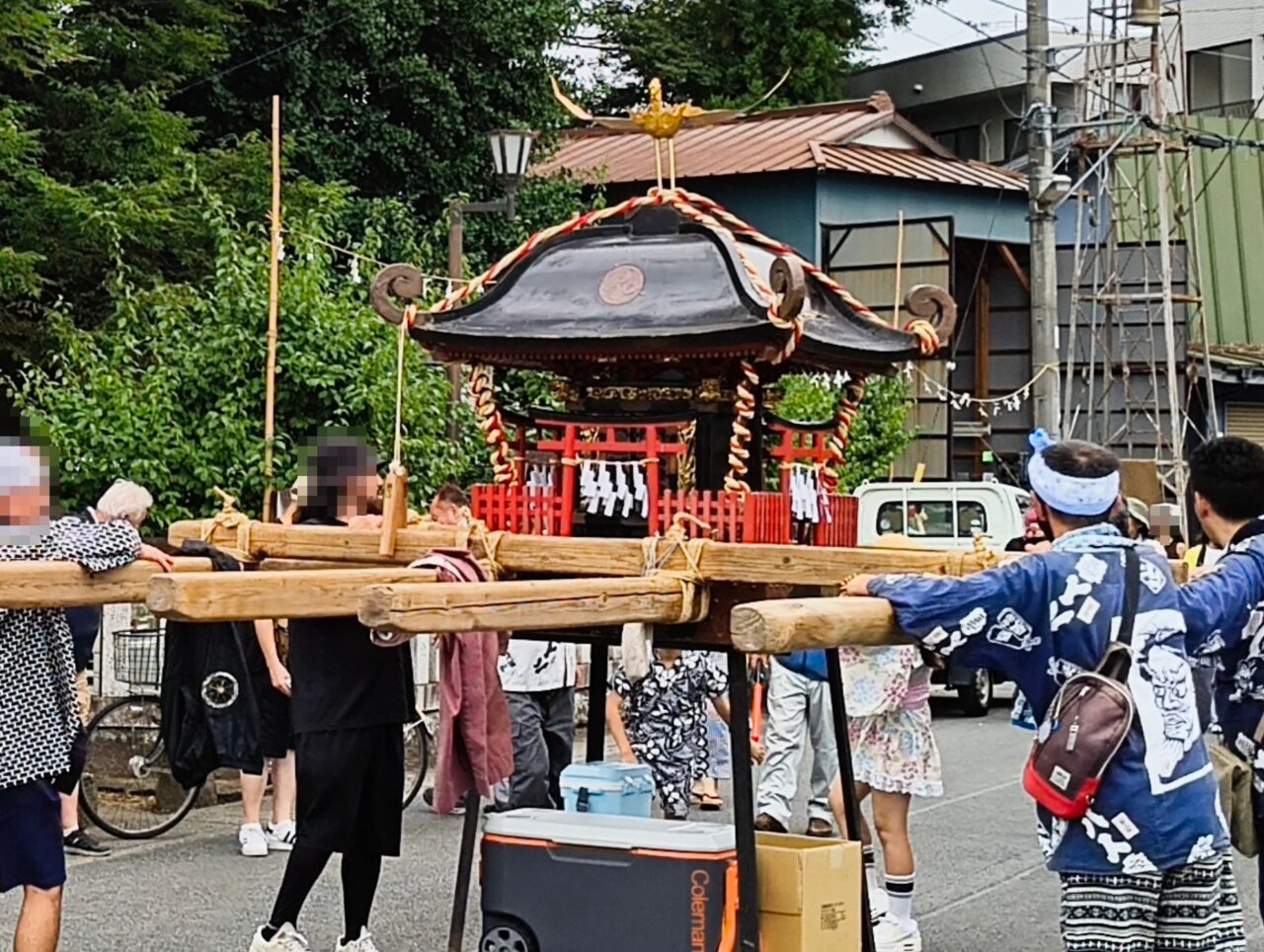間近で見る神輿