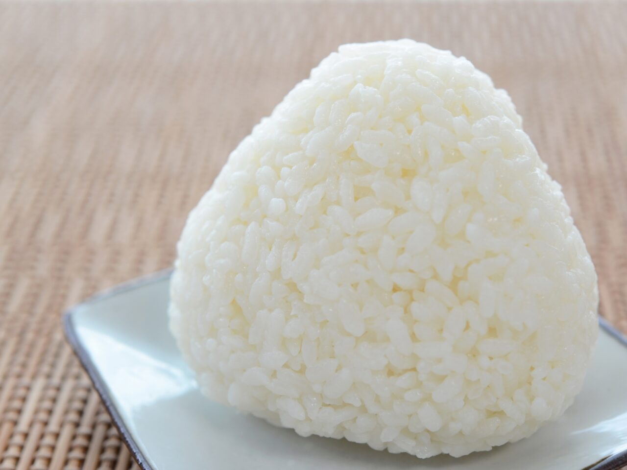 美味しそうな塩にぎり