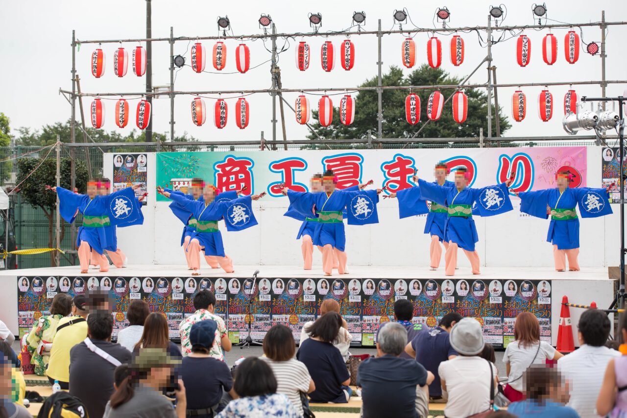 おおとね商工夏まつりのステージ